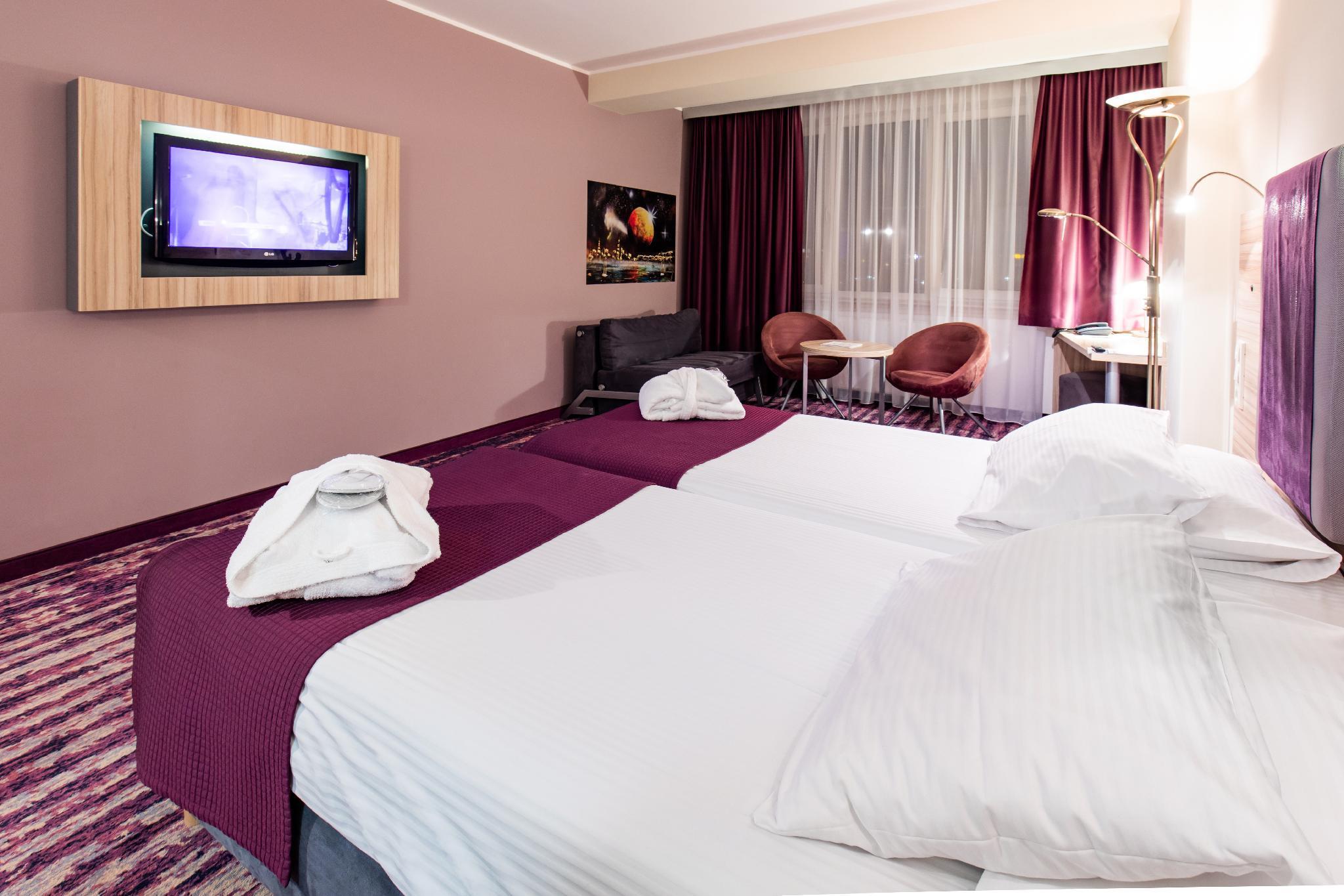 Galaxy Hotel Cracovia Esterno foto
